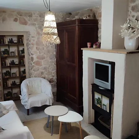 Le Du Moulin Holiday home *